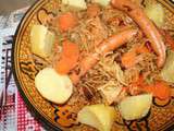 Chou carottes et pommes de terre, végétarien ou avec franckfort