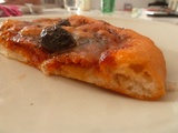 Pizza chorizo gratinée à la mozzarelle