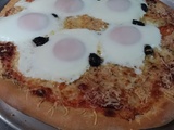 Pizza oeufs au bacon