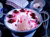 Glace aux cerises amarena