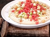 Houmous garni d'une salade croquante