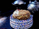 Pastilla aux oignons caramélisés et aux calamars