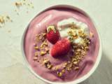 Bol de smoothie fraise & pistaches