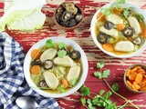 Bouillon aux Saveurs Asiatiques {Chou Chinois, Shiitake et Gyozas}