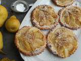 Tartelettes fines aux poires, coing et noisettes