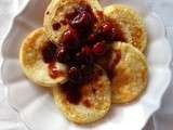 Pancakes with cherries in red wine sauce - Pancakes et cerises à la sauce au vin rouge