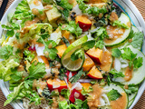 Bowl de quinoa estival à la nectarine