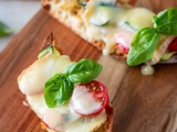 Bruschetta de courgette grillée au morbier aop