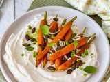 Mini carottes poêlées et yaourt au tahini