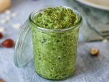 Pesto aux fanes de radis et noisettes