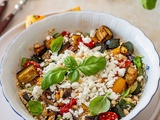 Salade de quinoa aux légumes d’été grillés et féta