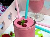 Smoothie framboise à la rose comme un lassi