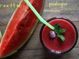 Smoothie pastèque, fruits rouges et menthe