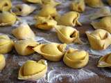 Traditionnelle de tortellini et tortelloni