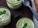 Velouté froid de cosses de petits pois, menthe et féta