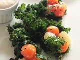 Chou kale en cornet croustillant, billes de legumes au miel et creme de saumon