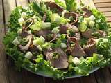 Salade au roti de boeuf pesto et raisins