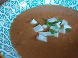 Soupe de lentilles corail au curry, tomates et lait de coco