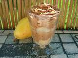 Mousse gourmande au chocolat noir, aux poires et aux perles du japon en verrine