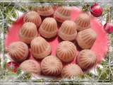 Petits chocolats au chocolat blanc et aux pralines roses