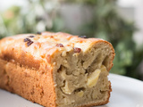 Gâteau enfantin au yaourt, pommes et raisins