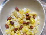 Salade d’endives aux pommes, comté et noisettes