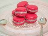 Macarons chocolat blanc, fruits rouges et basilic