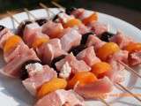 Brochettes de porc aux abricots et aux pruneaux