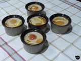 Crèmes aux œufs à la reine des prés et abricots