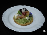 Sablé saumon fumé, crevette, guacamole, mousse au parmesan