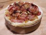 Camembert oignons & lardons au four