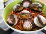 Spaghetti à la sauce tomate et aux amandes de la mer