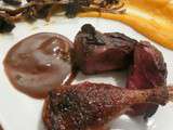 Canard sauvage et son jus réduit au chocolat et piment, purée de carottes et butternut, chanterelles poêlées : pétales