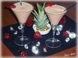 Smoothie fraise, ananas et lait de coco