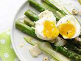 Salade d’asperges, courgette et oeuf mollet