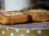 Financiers à la carotte & glaçage blanc