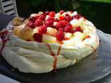 Pavlova citron vert, melon et framboises