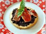 Tartelettes de filets de rougets à la tapenade et coulis de piquillos