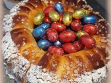 Couronne chenille fourrée au chocolat de pâques