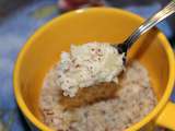 Mug cake aux pêches et aux noisettes (pour 1 pers)