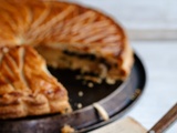 Galette des rois, frangipane, pépites de chocolat ; pâte feuilletée maison express