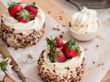 Gâteaux aux fraises, crème au beurre russe