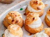 Gougères au parmesan, mousse de fromage frais