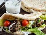 Gyros à l'agneau et pains plats maison