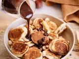 Mini pancakes à la banane, sauce au chocolat