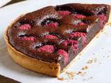 Tarte au chocolat et framboises