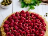 Tarte moelleuse à la pistache et framboises