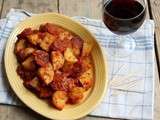 Patatas bravas au chorizo