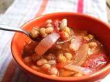 Soupe de haricots blancs et pois chiches à la tomate