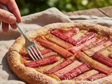 Tarte rhubarbe façon grand-mère : la recette authentique qui traverse les générations